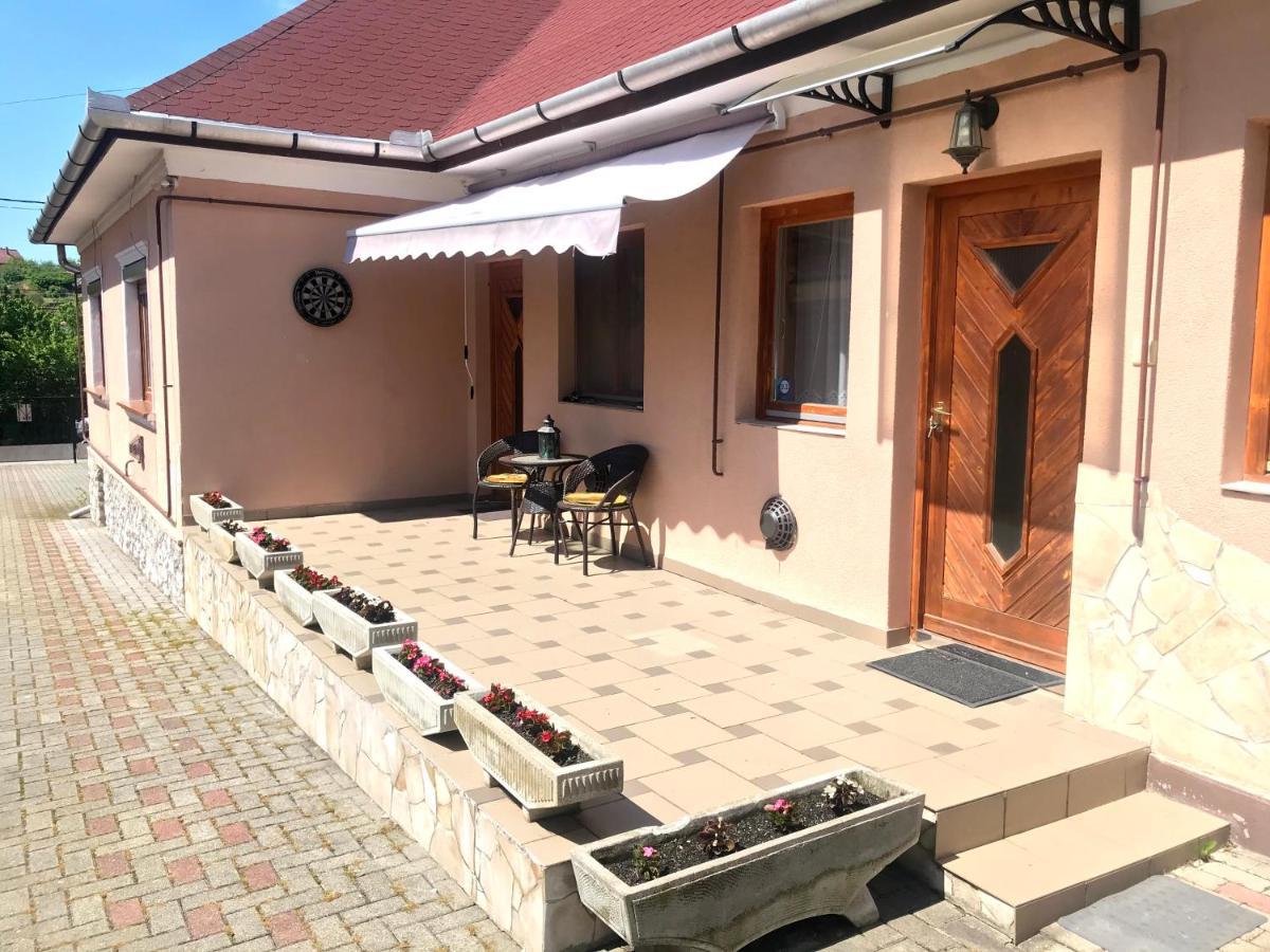 Postakocsi Vendeghaz Kisgyor Hotel Екстериор снимка