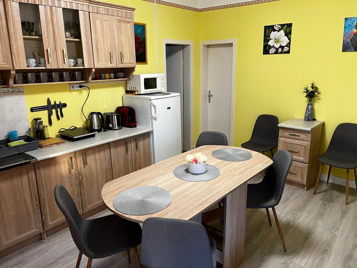 Postakocsi Vendeghaz Kisgyor Hotel Екстериор снимка