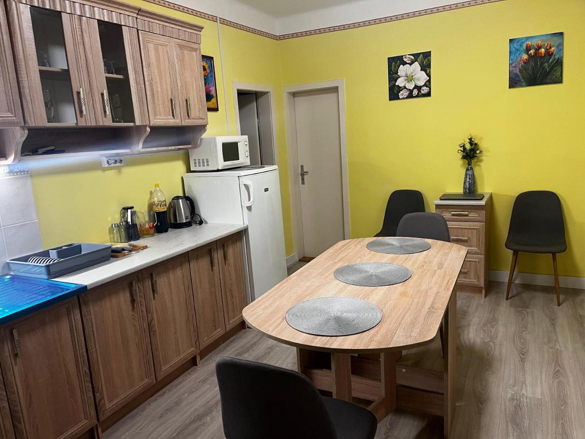 Postakocsi Vendeghaz Kisgyor Hotel Екстериор снимка