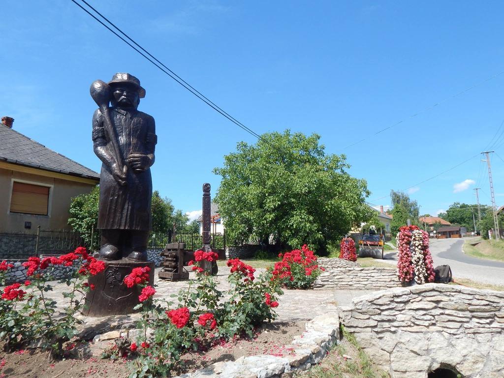 Postakocsi Vendeghaz Kisgyor Hotel Екстериор снимка